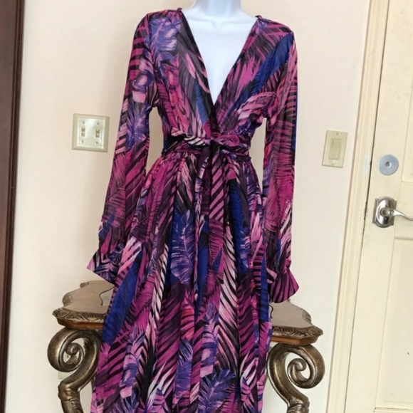 Dresses & Skirts - Beautiful purple dress
